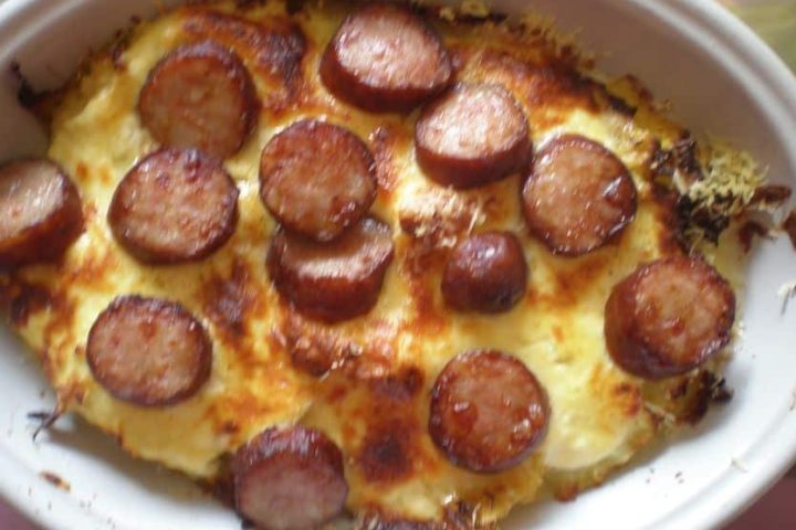 Gratin de chou aux pommes et oka, saucisse italienne