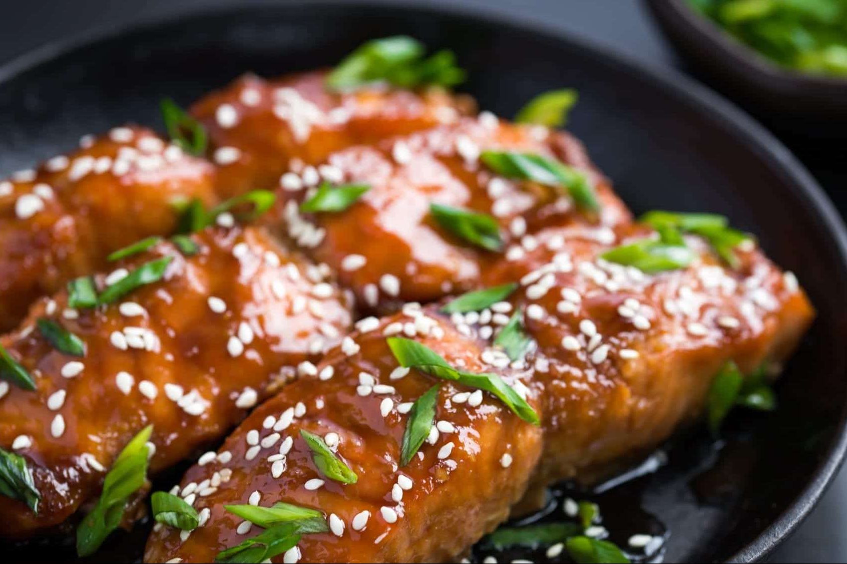 Pavé de saumon sauce tériyaki et sésame grillé