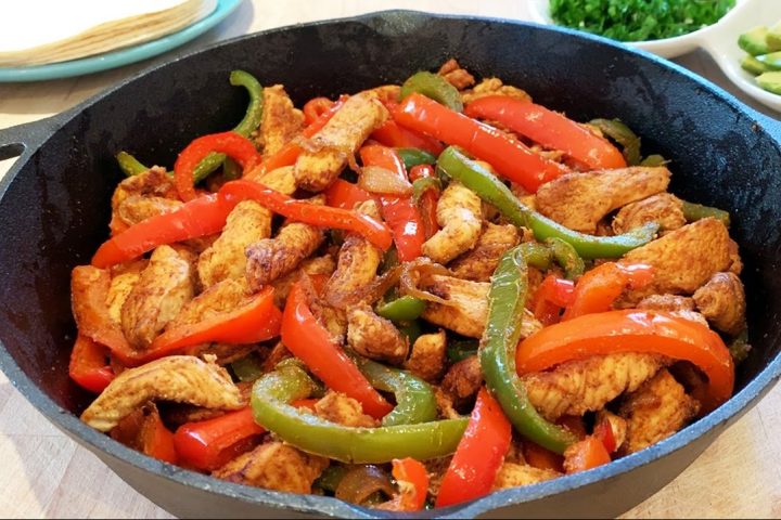 Sauté de poulet style fajitas