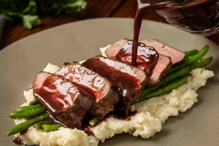 Filet de porc aux épices, sauce bordelaise