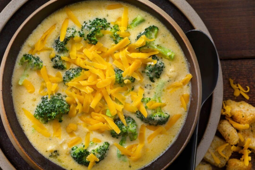 Crème de brocoli aux cheddars canadiens