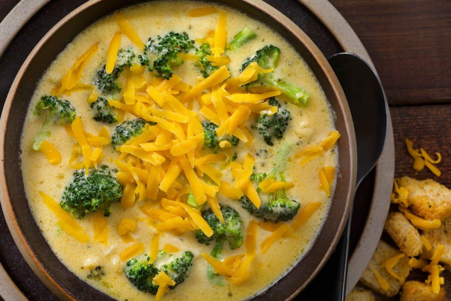 Crème de brocoli aux cheddars canadiens
